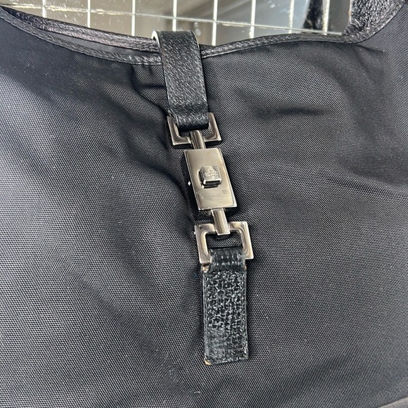 Gucci Jackie Black Nylon and Pebbled Leather Piston Closure Shoulder Bag - Picture 7 of 16